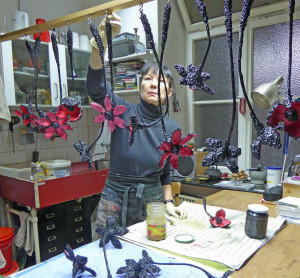 Marion Menzel, Kunstausstellung Blumen für Maria